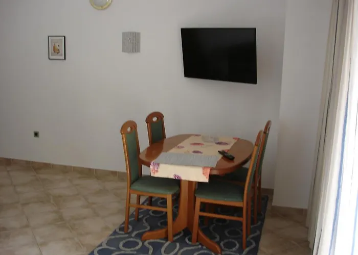Filip 4* بريلا